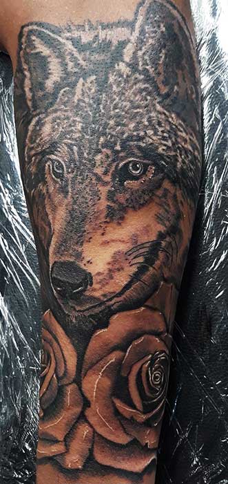 wolf-and-roses-tattoo-for-men